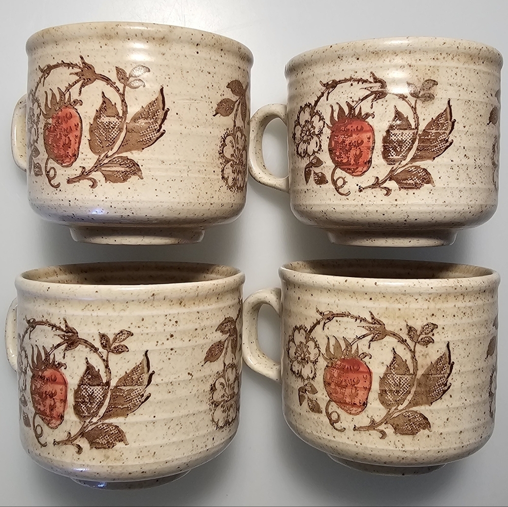 🇬🇧 Vintage Churchill Wild Strawberry Tea Cup  - Set of 4 - Picture 2 of 15